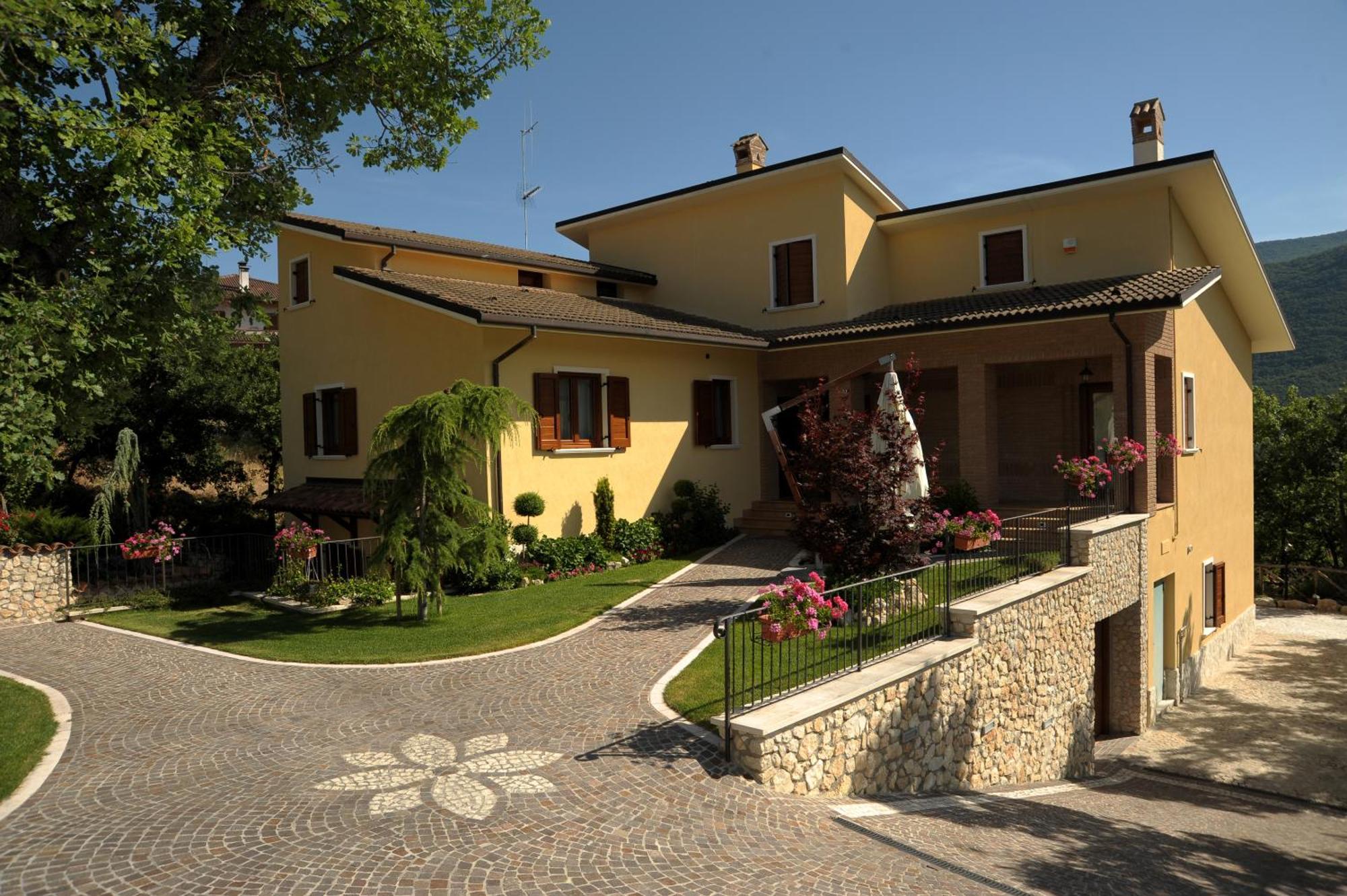 Affittacamere Fule Fontecchio Exterior foto